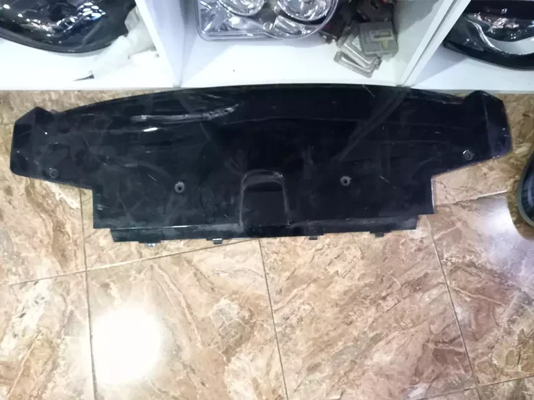 Range Rover Velar Ön Tampon Spoileri J8A219B537