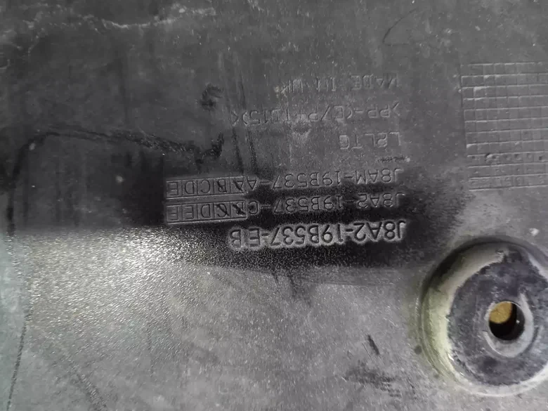 Range Rover Velar Ön Tampon Spoileri J8A219B537