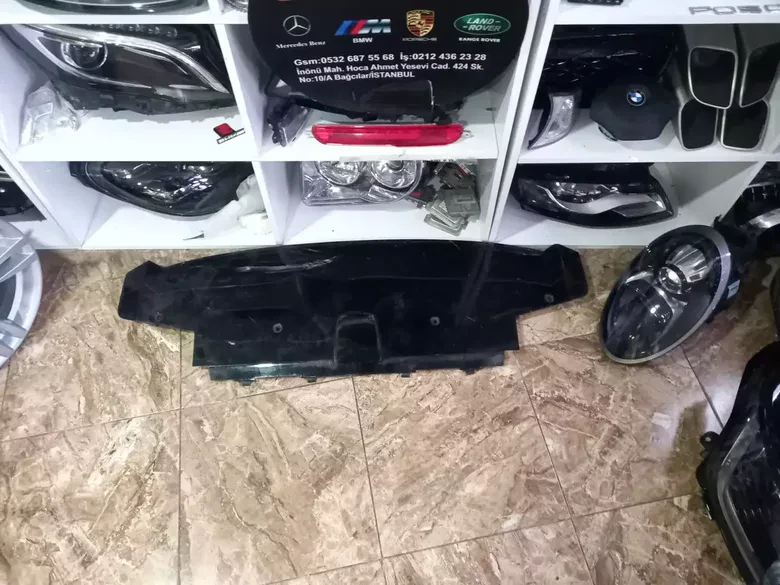 Range Rover Velar Ön Tampon Spoileri J8A219B537