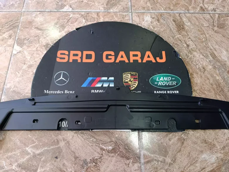 Range Rover Velar Panjur Üst Braketi Sıfır Yns j8a2-8c436