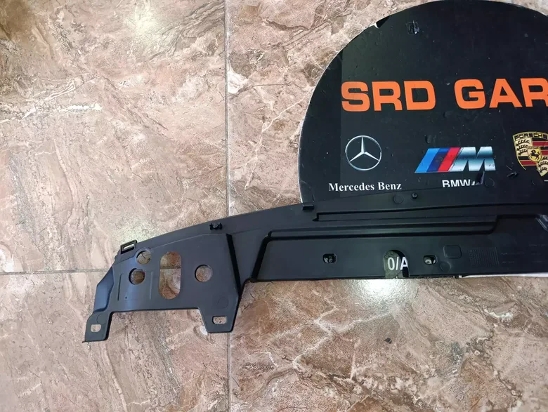 Range Rover Velar Panjur Üst Braketi Sıfır Yns j8a2-8c436