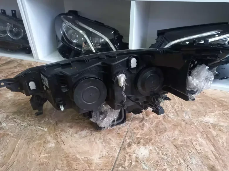 Renault Megane 4 Sağ Far Hatasız
