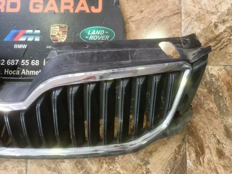Skoda Octavia 2013 2017 Çıkma Orj Panjur 5E0853653