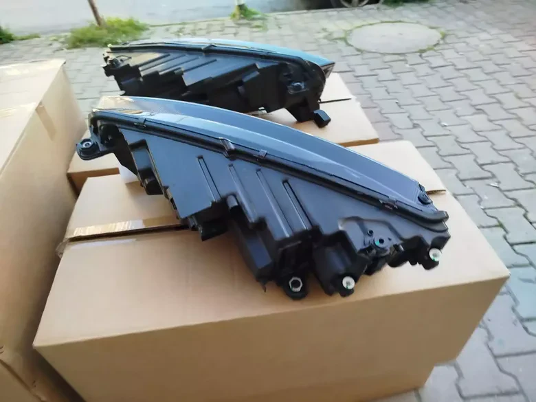 Skoda Octavia 2021-24 Sıfır Yns Sağ Sol Far 5E4941015 5E4941016