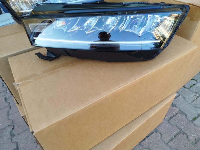 Skoda Octavia 2021-24 Sıfır Yns Sağ Sol Far 5E4941015 5E4941016