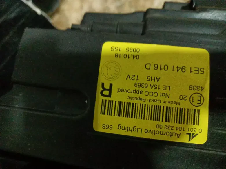 Skoda Oktavia Sağ LED Far