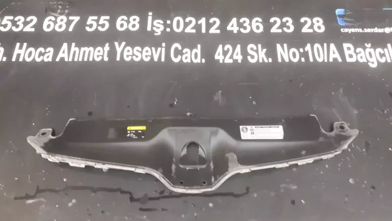 Skoda Superb Ön Panjur Üst Kapağı 3V0853343