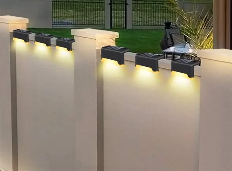 Solar Güneş Enerjili Şarj Edilen Köşebent Merdiven Veranda Bahçe Led Lamba Siyah