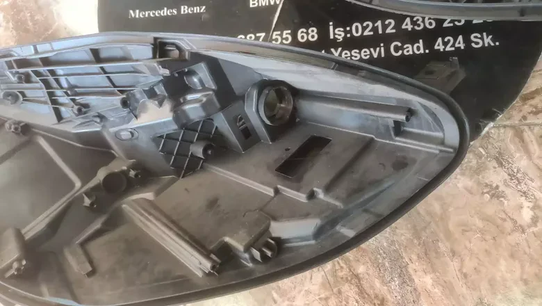 Tesla Model 3 Model Y 2020- Sağ Sol Far Kasası