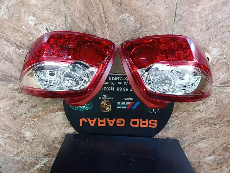 Toyota Auris 2010-12 Stop 81551-02550 81561-02550
