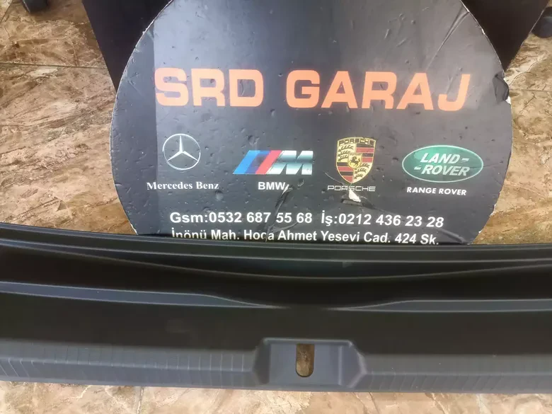 Volkswagen Golf 8 Bagaj Kilit Döşemesi Sıfır Orjinal 5H6863459B