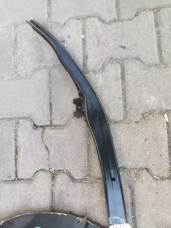 Volkswagen Golf 8 Ön Tampon Demiri 5H0807651E