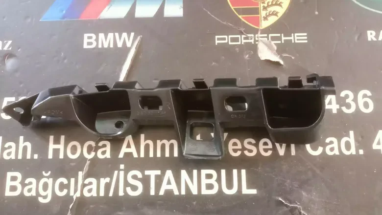 Volkswagen Passat B7 2012-16 Sağ Tampon Braketi 3AD807184