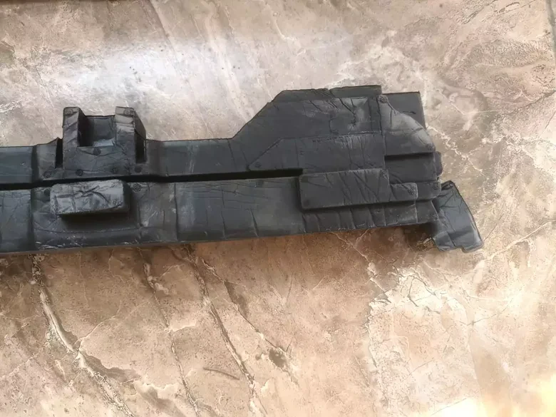 Volkswagen T-Roc Radyatör Braketi 2GA121331