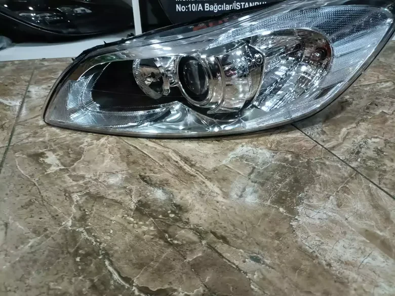 Volvo C30 Sifir Zenon Far Orjinal