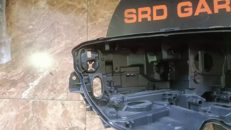 Volvo S90 2019-23 Sağ Far Kasası