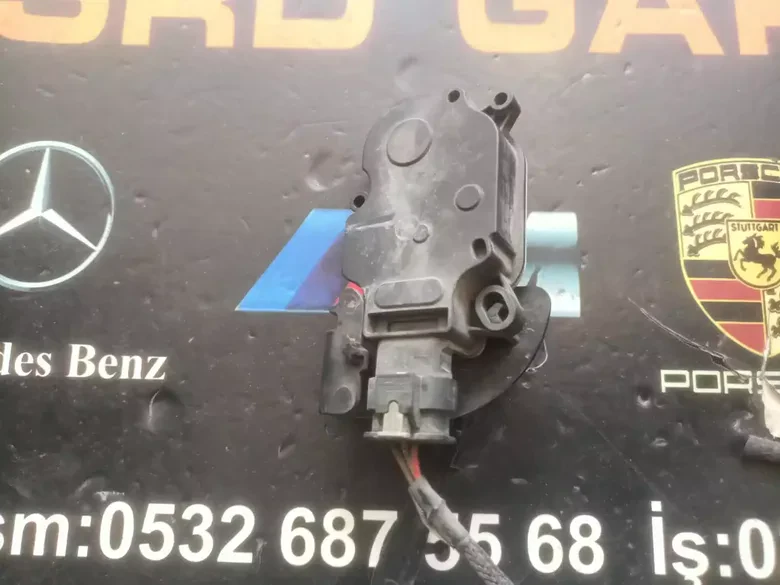 Volvo V40 Panjur Motoru 6466R420 Çıkma Orj