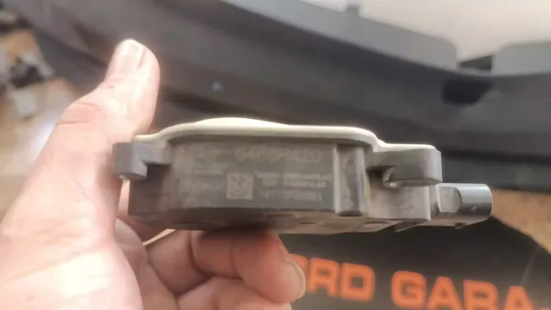 Volvo V40 Panjur Motoru 6466R420 Çıkma Orj
