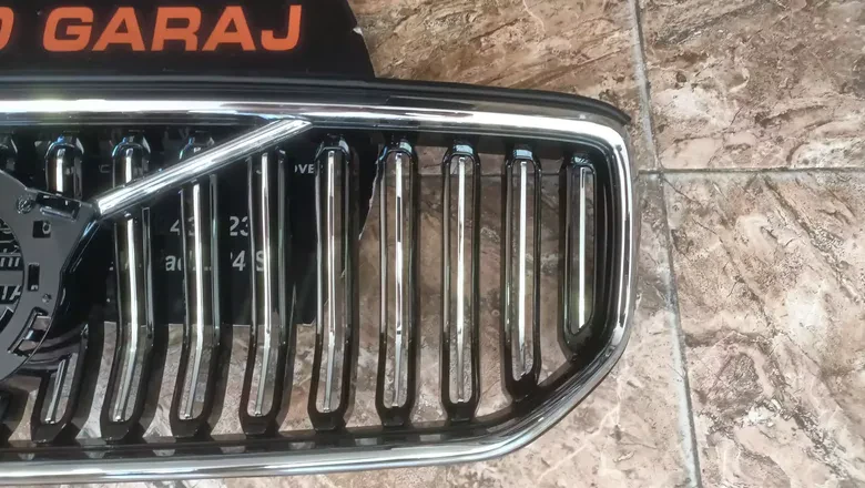 Volvo XC40 2018-22 İnscription Kameralı Panjur 31459417