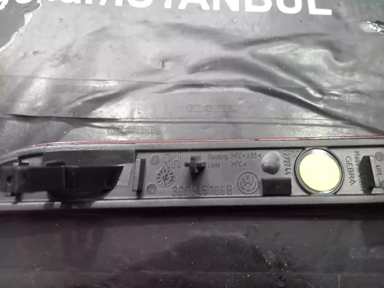 VW Passat 2015-18 Sağ Dış Arka Tampon Reflektörü 3G0945106B