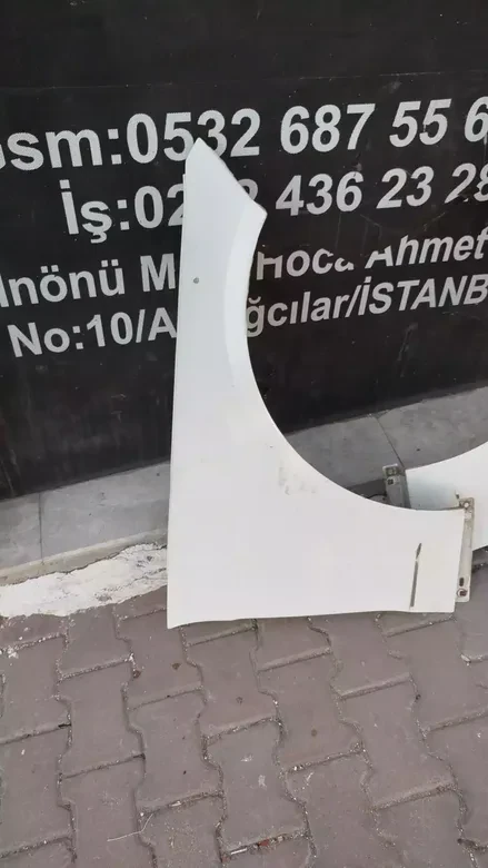 W212 Çamurluk Beyaz Çıkma Çok İyi Değiller