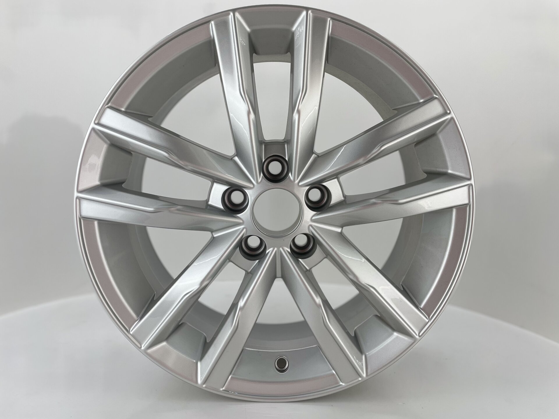 RC 134  6,5X16 5X120 ET35 65,1 SILVER