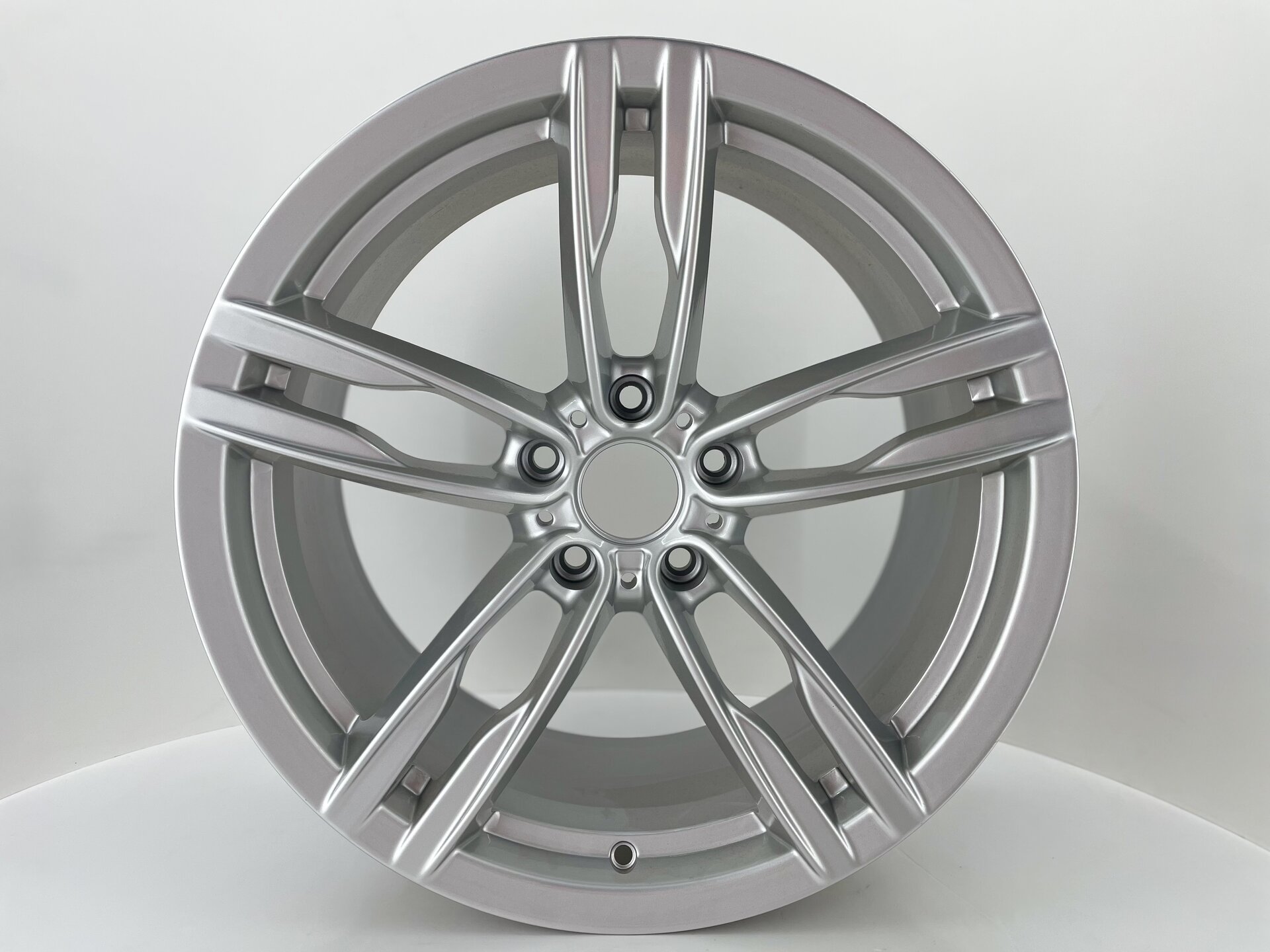 RC 202  9,0X18 5X120 ET40 72,6 SILVER
