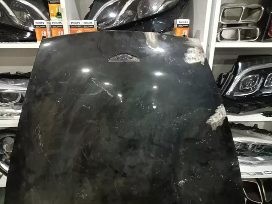Aston Martin Ön Kaput