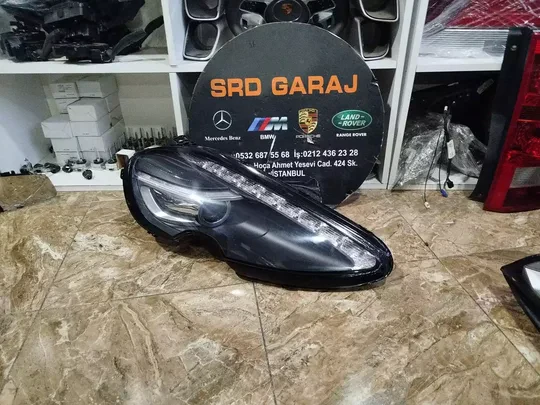 Aston Martin Rapid Sağ Far Cam Yapılmıştır