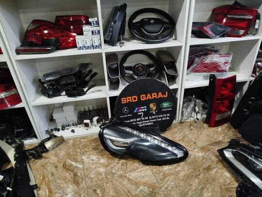 Aston Martin Rapid Sağ Far Cam Yapılmıştır