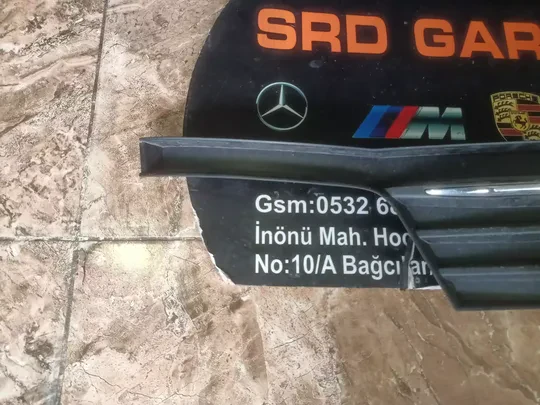 Audi A3 2016-19 Sportback Sağ Tampon Izgarası Çıkma Orj 8V3807682R