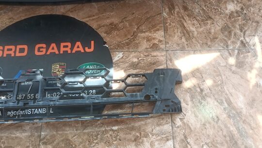 Audi A3 2021-23 Tampon Alt Izgarası 8y0807647a