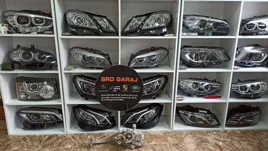 Audi A4 Audi A5 Sağ Taşıyıcı 8W0407560