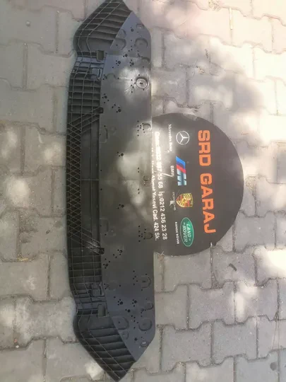 Audi A4 Ön Tampon Alt Muhafazası 8w0807611