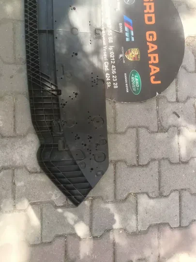 Audi A4 Ön Tampon Alt Muhafazası 8w0807611