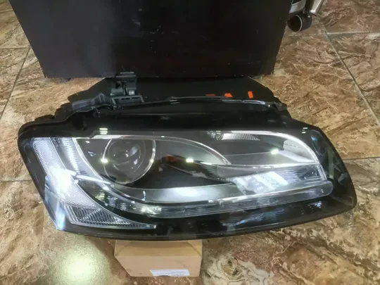 Audi A5 2008-11 Sağ Far Sıfır Depo Marka 8T0941030AK