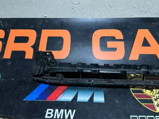 Audi A5 2020- Ön Tampon Orta Izgarası Çıkma Orj 8W6807683D