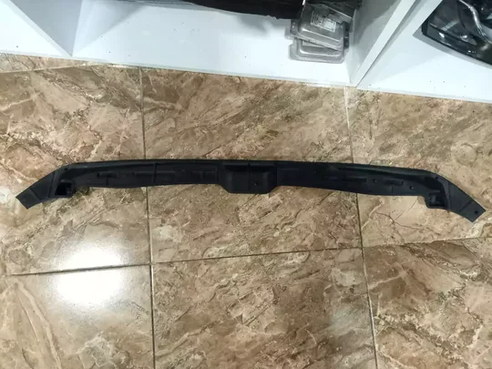 Audi A5 Kaput Lastiği 8W6823124