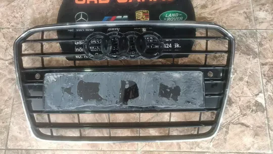 Audi A5 S5 2012-17 Ön Panjur Çıkma Orj 8T0853651G