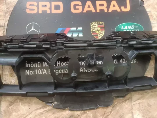 Audi A5 Sline Ön Panjur İç Braketi 8W6807233D