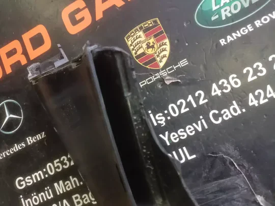 Audi A6 S6 2020- Sağ Hava Kanalı Braketi 4K0121764