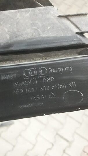 Audi A6 Sağ Sis Far Kapağı 2011-14 4G0807682