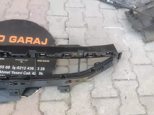 Audi E-Tron Ön Tampon Braketi Sıfır 4KE807683B