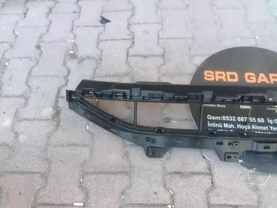 Audi E-Tron Ön Tampon Braketi Sıfır 4KE807683B
