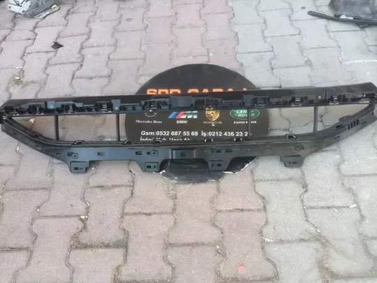 Audi E-Tron Ön Tampon Braketi Sıfır 4KE807683B