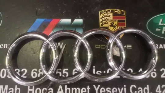 Audi Panjur Logosu Çıkma Orj 8t0853605