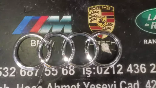 Audi Panjur Logosu Çıkma Orj 8W9853742