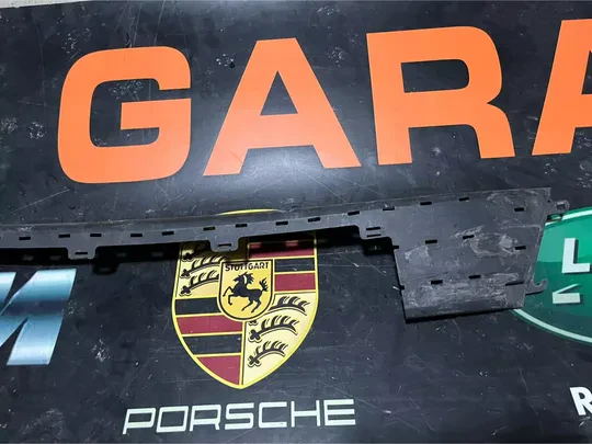 Audi Q3 F3 Radyatör Izgarası Kapağı Çıkma Orj 83F853222