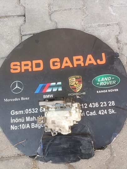 Audi Q7 Kapı Kilidi Motoru Sağ Arka Çıkma Orjinal 8k0839016