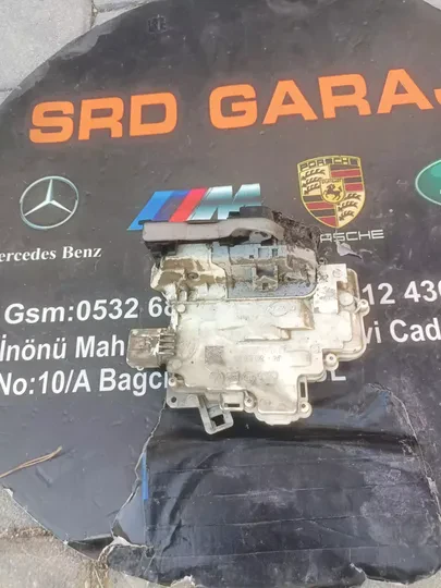 Audi Q7 Kapı Kilidi Motoru Sağ Arka Çıkma Orjinal 8k0839016